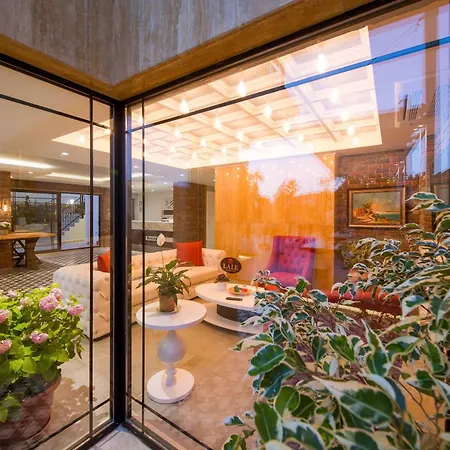 Ξενοδοχείο Lale *